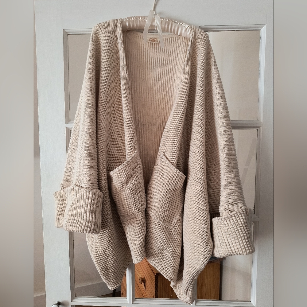 Gardenbelle Shop Cream Women's Cardigan